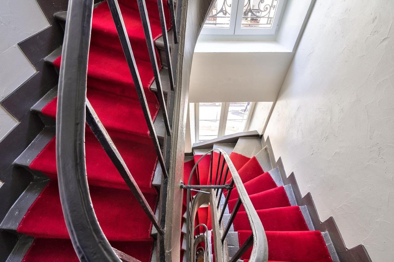 Stylish Mezzanine Studio In The Heart Of Paris 3F Extérieur photo